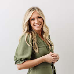 Ellie Holcomb